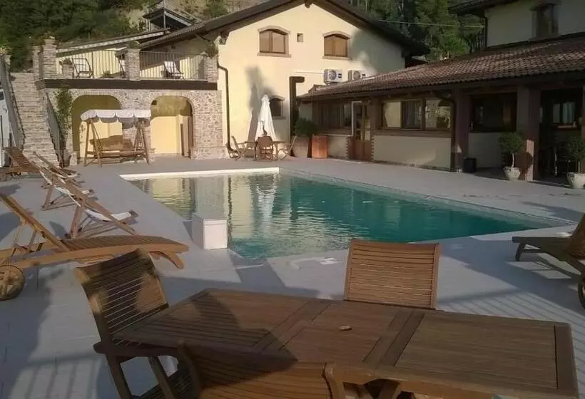هتل Agriturismo La Pigna