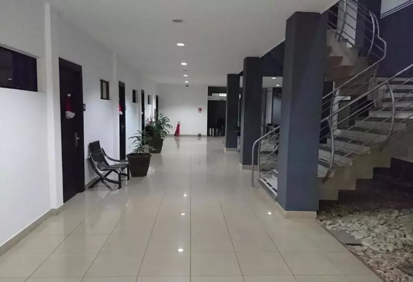 هتل Brandts Ejecutivo Los Robles