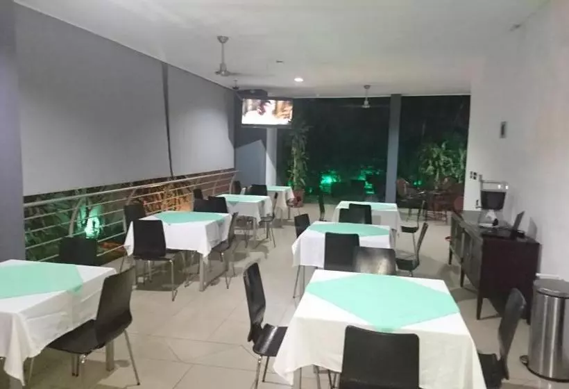 هتل Brandts Ejecutivo Los Robles