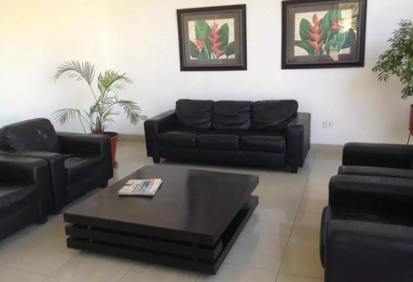 هتل Brandts Ejecutivo Los Robles