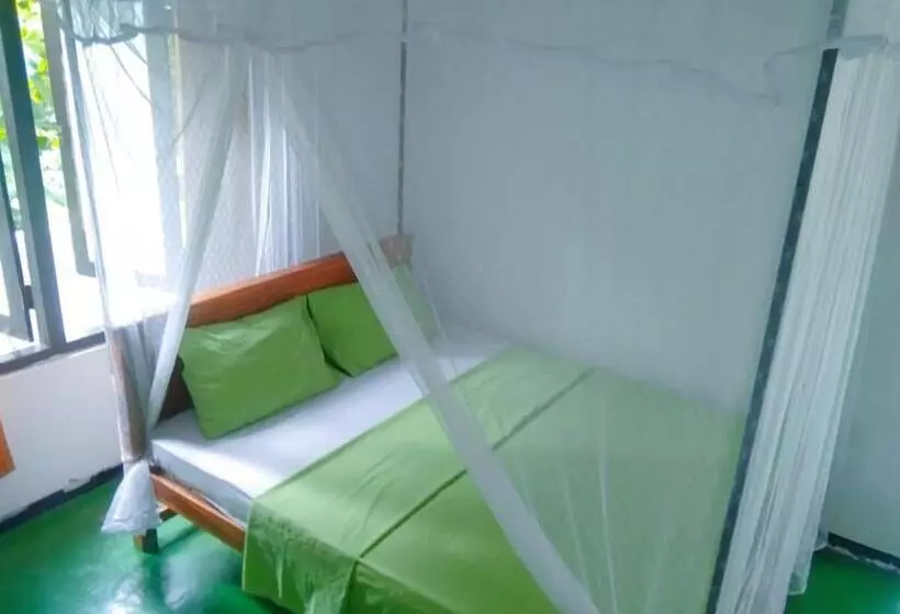 Majatalo Talalla Bay Inn Beach Bungalow