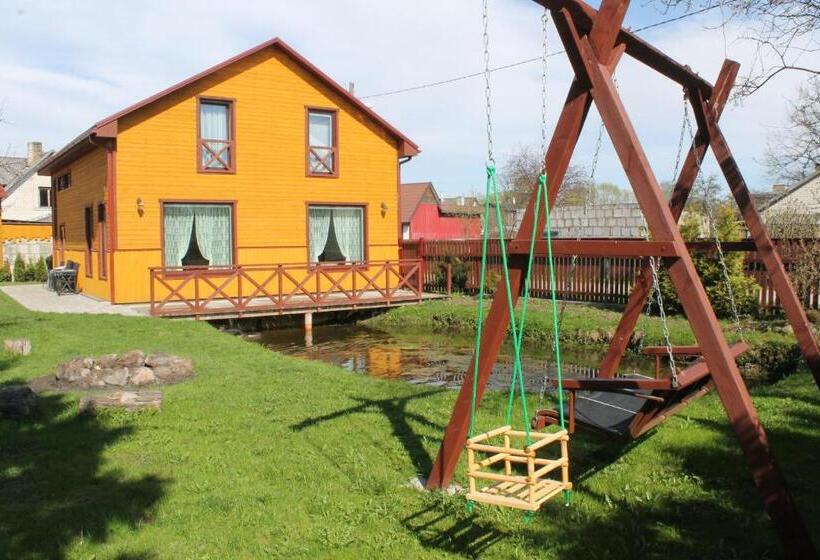 پانسیون Viesu Nams Amrai