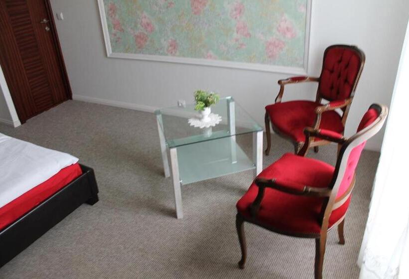 پانسیون Viesu Nams Amrai