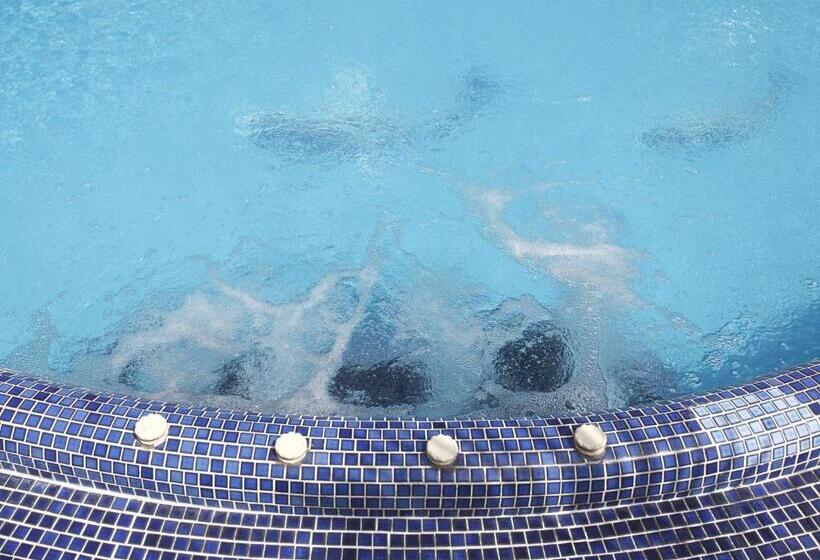 リゾートホテル Kata Sea View Villas