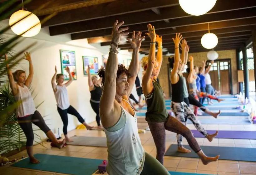 استراحتگاه Tamanu Beach