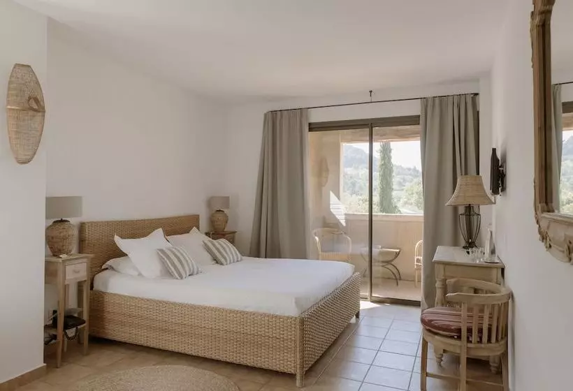 ホテル Hôtel Auberge La Fenière  Les Collectionneurs