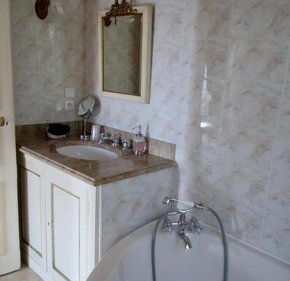 Отель Chateau De La Foltière