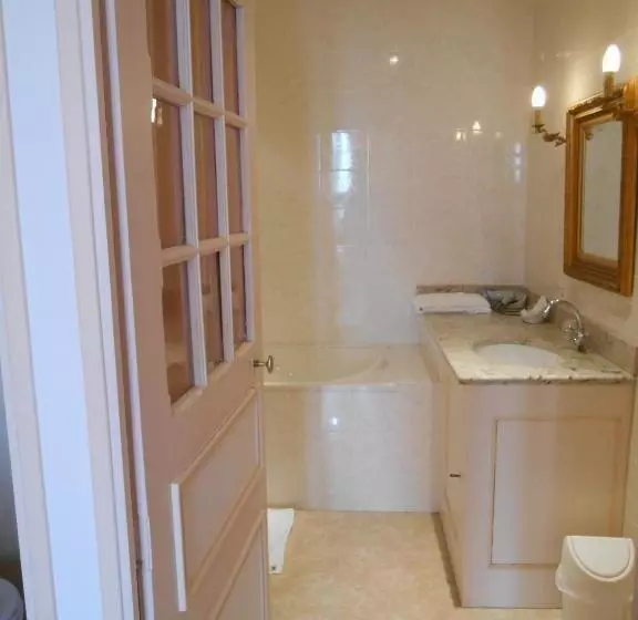 ホテル Chateau De La Foltière