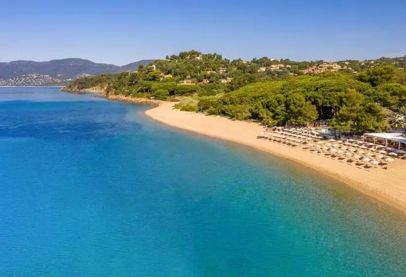 هتل Château De Valmer