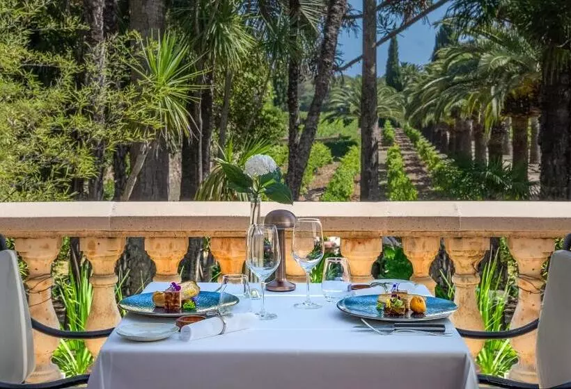 هتل Château De Valmer