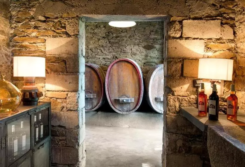 هتل Château De Valmer