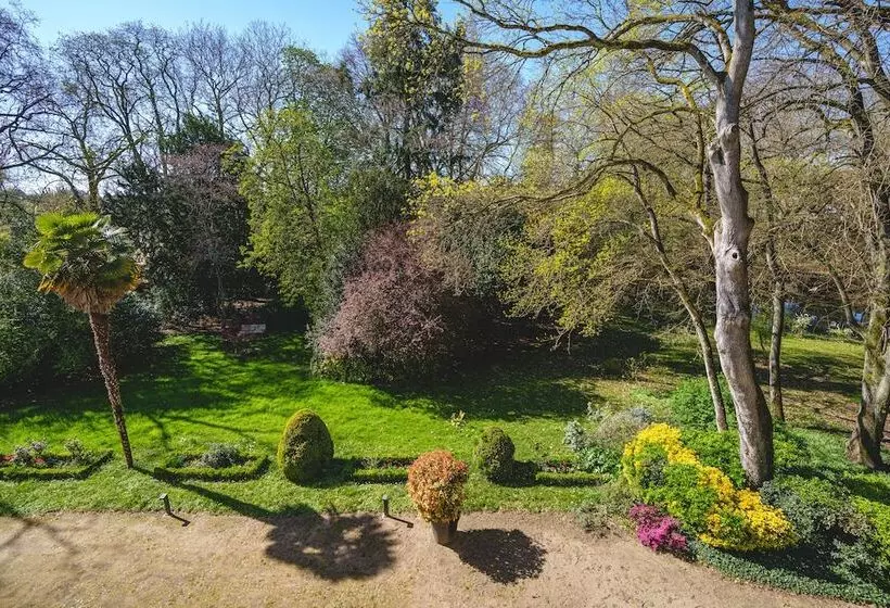 Отель Château La Comtesse De Loire & Spa