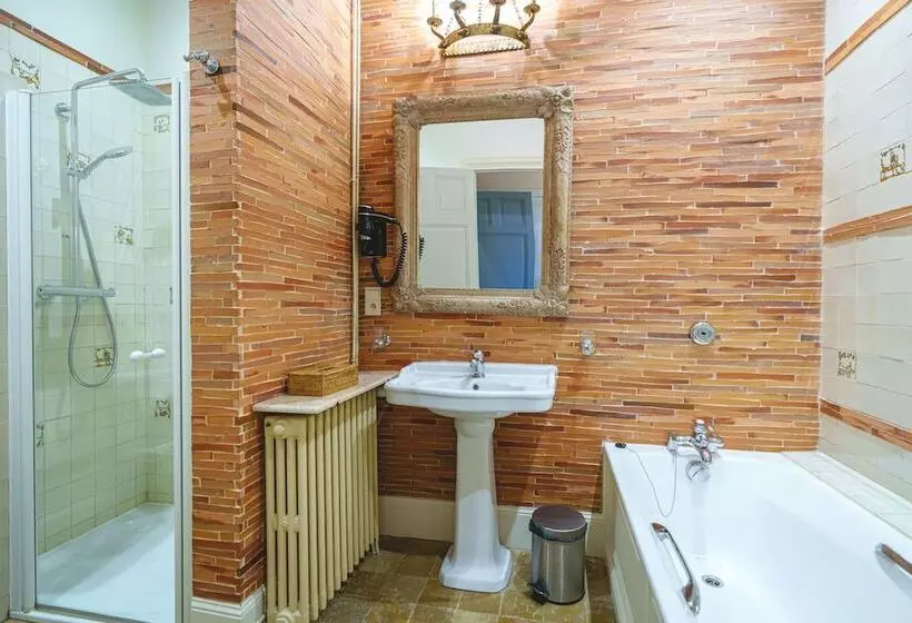 Отель Château La Comtesse De Loire & Spa