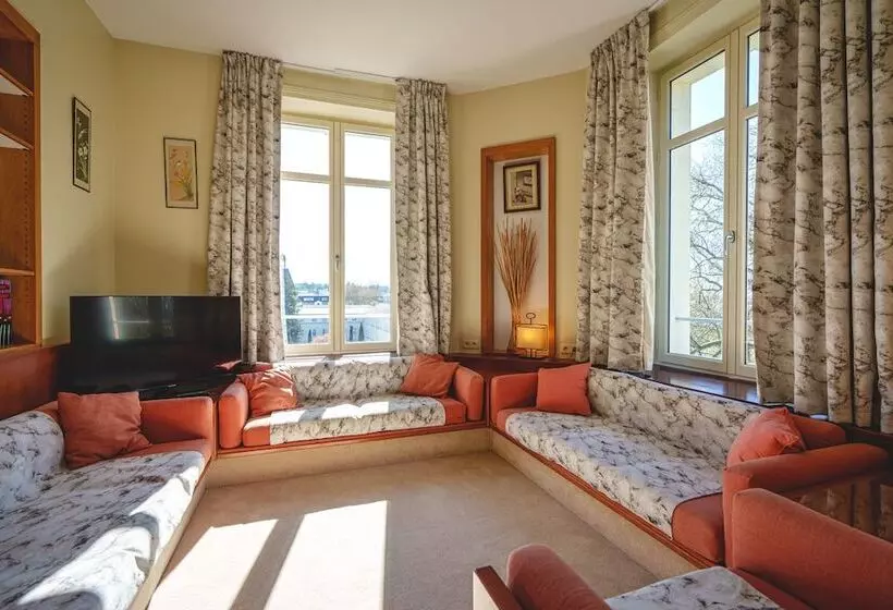 Отель Château La Comtesse De Loire & Spa