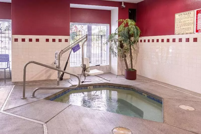 هتل Comfort Inn Portland Near I84 And I205