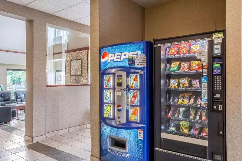 هتل Comfort Inn Portland Near I84 And I205