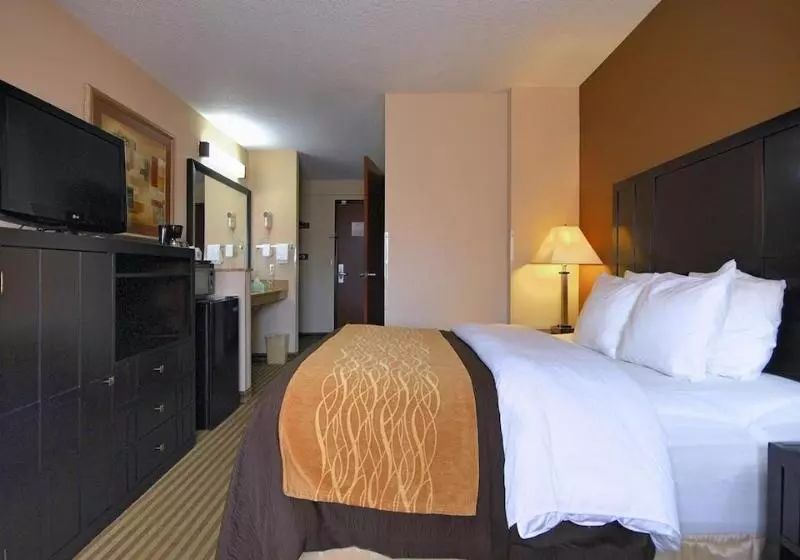 هتل Comfort Inn Portland Near I84 And I205