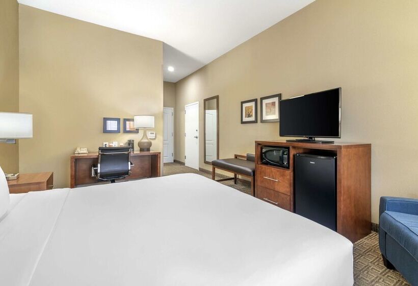 Отель Comfort Inn & Suites Dover Portsmouth