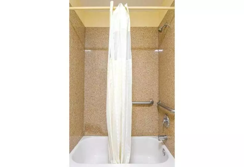 OYO Hotel Shenandoah Woodlands Mall