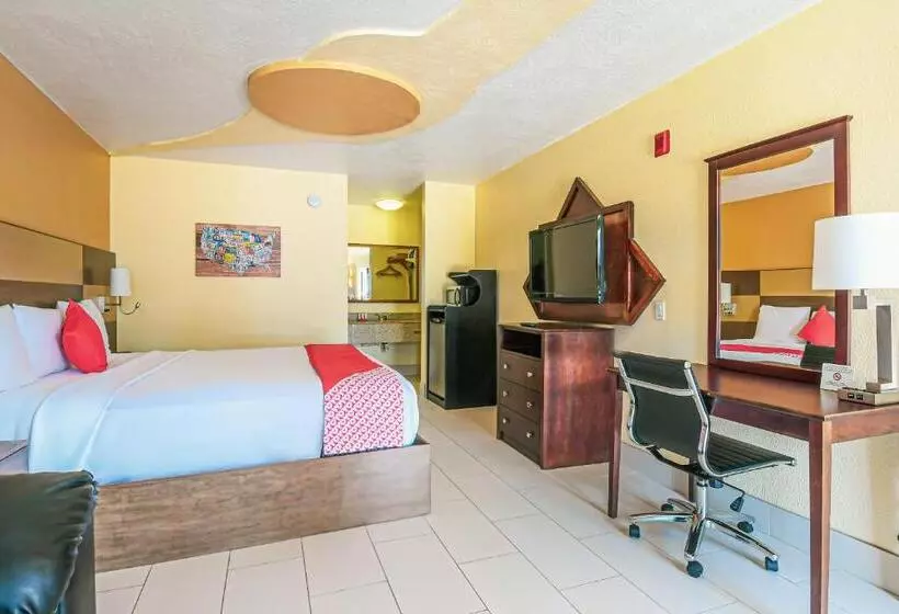 OYO Hotel Shenandoah Woodlands Mall