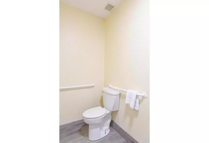 OYO Hotel Shenandoah Woodlands Mall