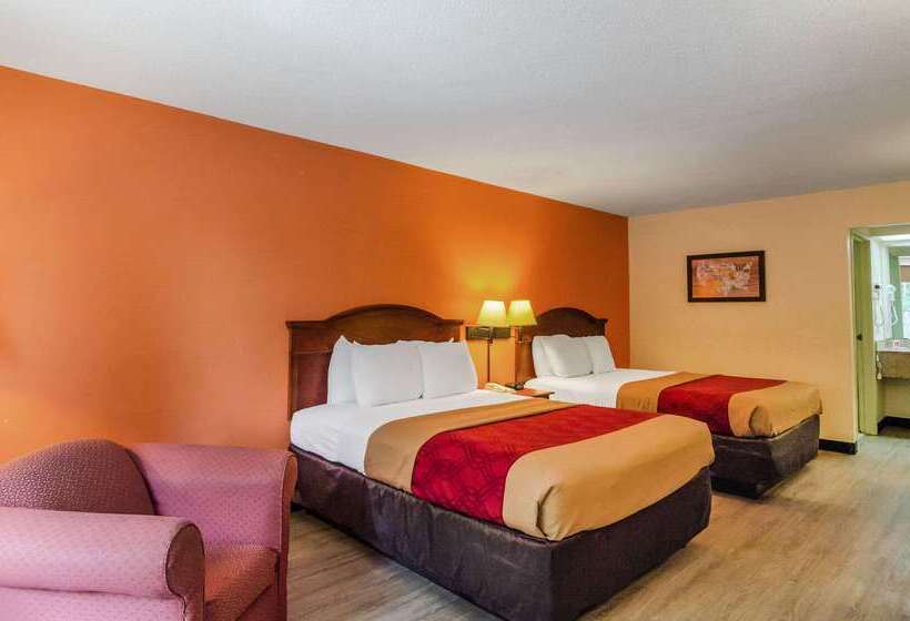 فندق Econo Lodge  Inn & Suites