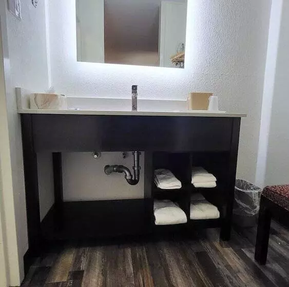 فندق Greeneville Inn And Suites