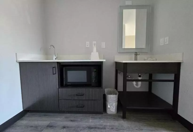 هتل Hilltop Express Inn