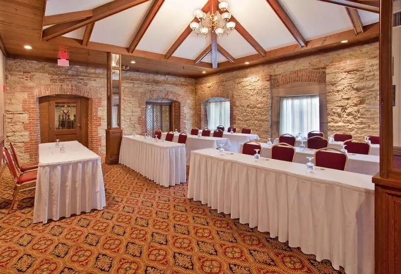 호텔 Holiday Inn At Six Flags Saint Louis, An Ihg