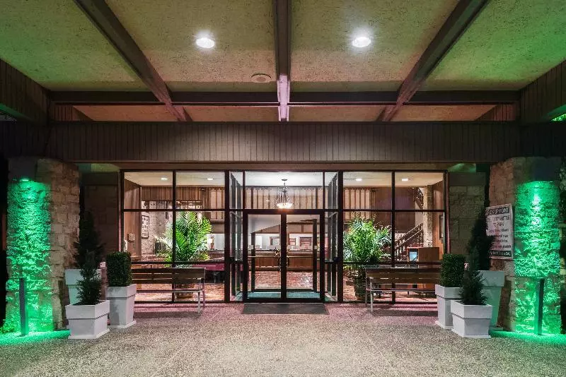 호텔 Holiday Inn At Six Flags Saint Louis, An Ihg