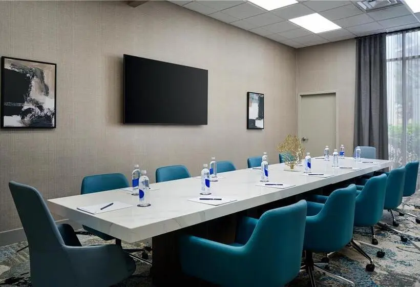 ホテル Holiday Inn Brunswick By Ihg
