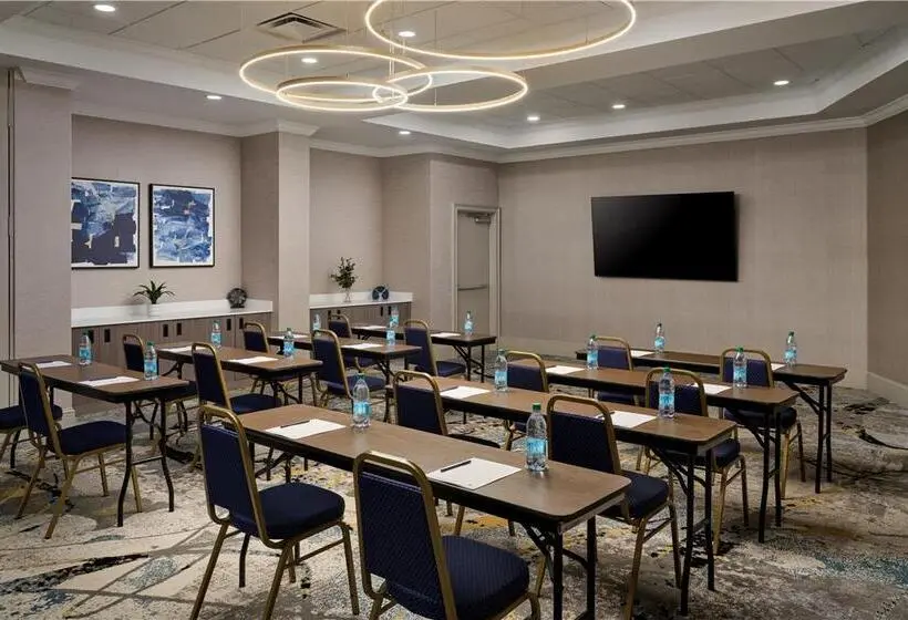 ホテル Holiday Inn Brunswick By Ihg