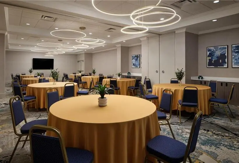 ホテル Holiday Inn Brunswick By Ihg