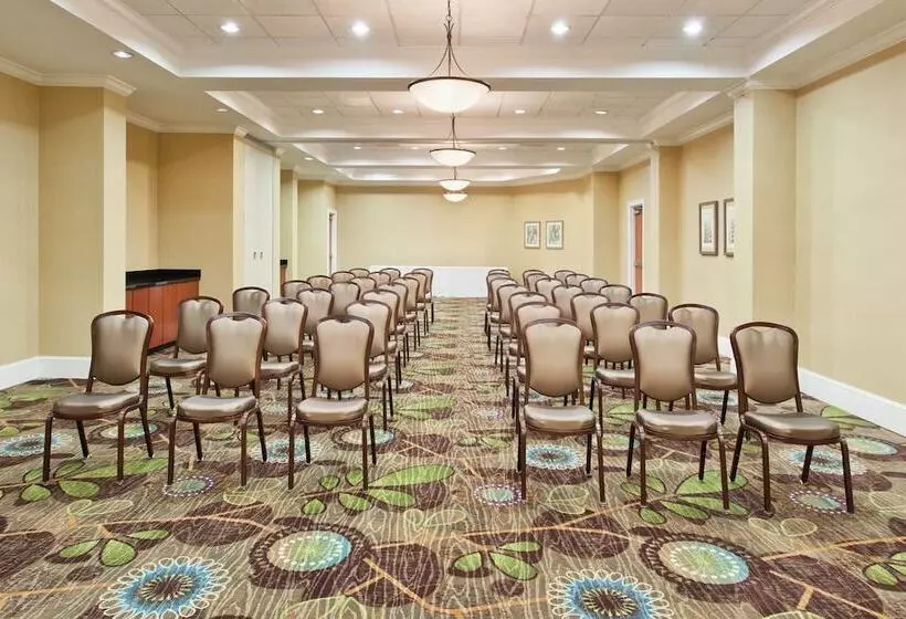 ホテル Holiday Inn Brunswick By Ihg