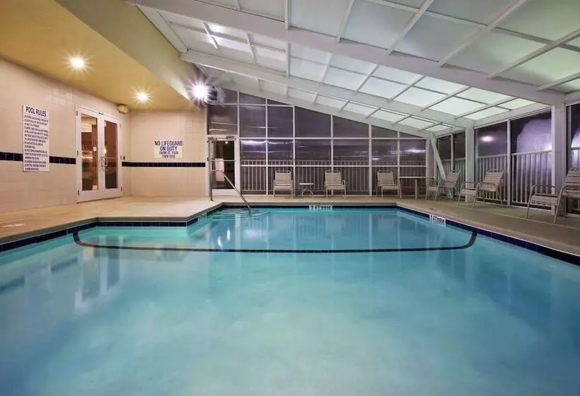 ホテル Holiday Inn Brunswick By Ihg