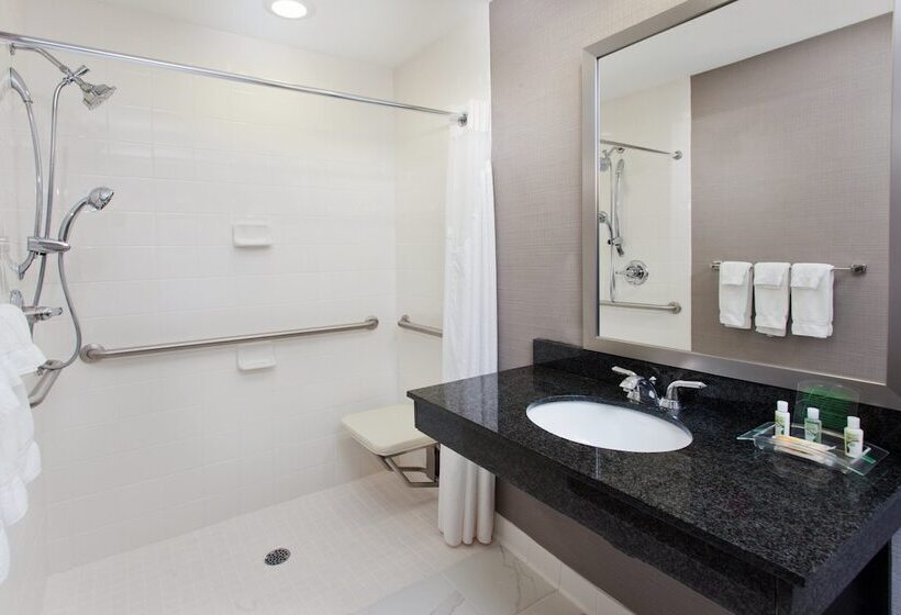 فندق Holiday Inn Brunswick By Ihg