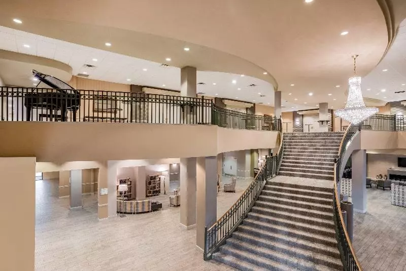 هتل Holiday Inn Lafayette City Centre, An Ihg