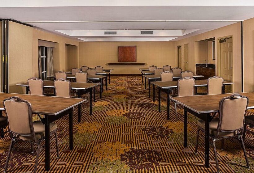 هتل Homewood Suites By Hilton Boston/billerica