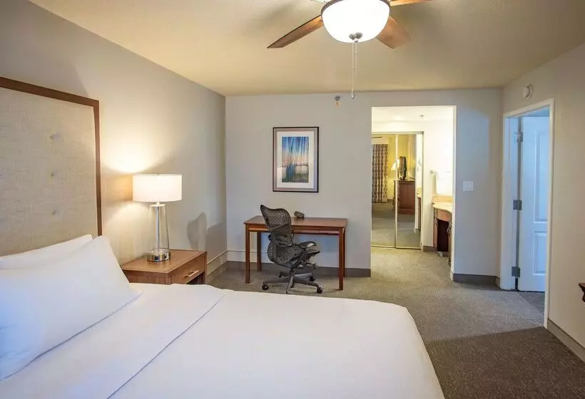 هتل Pensacola Suites