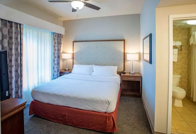 هتل Pensacola Suites