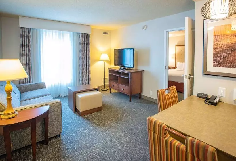 هتل Pensacola Suites