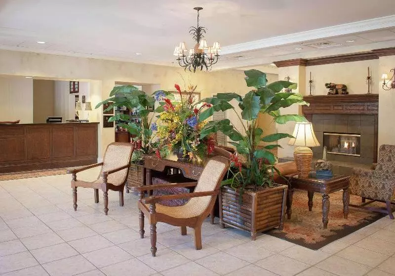 هتل Pensacola Suites