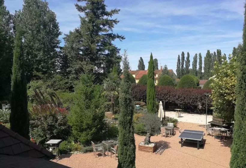 בית מלון כפרי Hostellerie Bourguignonne