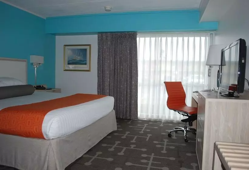 هتل Howard Johnson By Wyndham Mystic