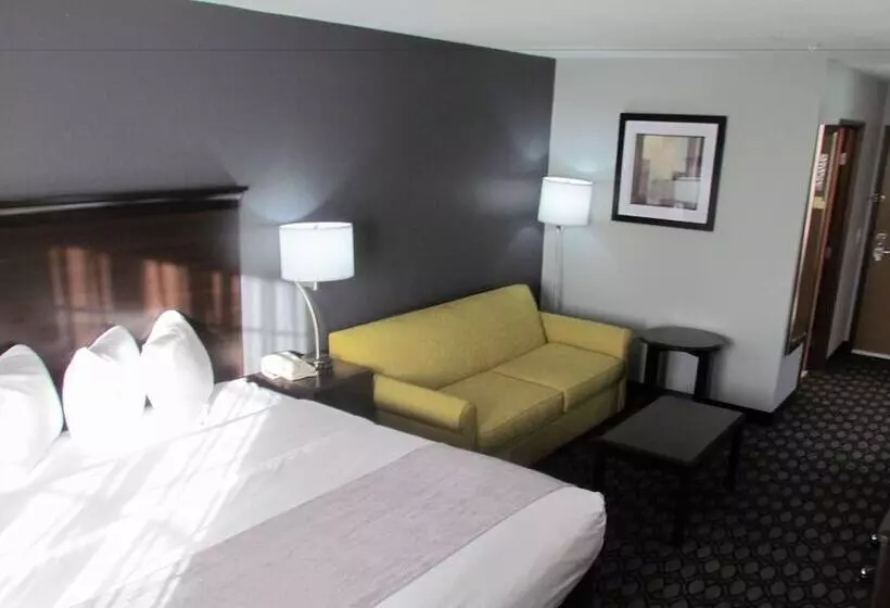 فندق Oak Hill Inn & Suites