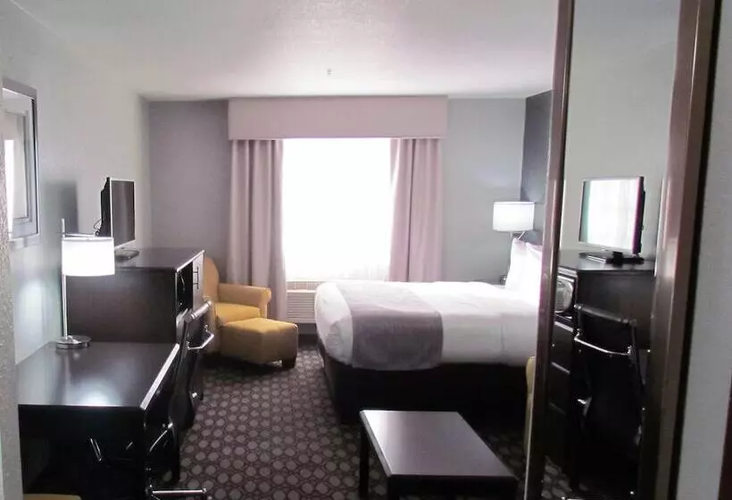 فندق Oak Hill Inn & Suites