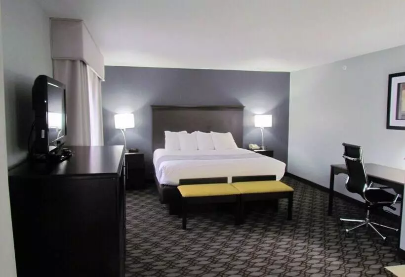 فندق Oak Hill Inn & Suites