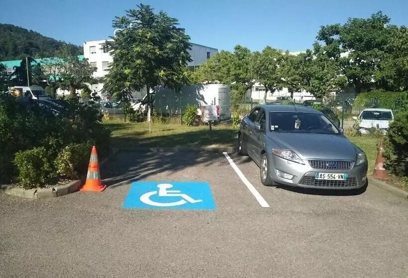 ホテル Heco Lyon Sud Vienne