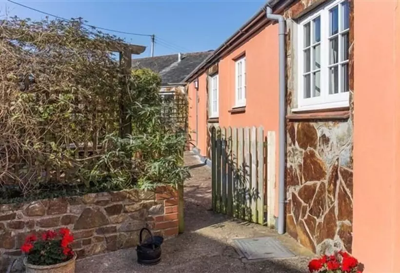 Cheristow Farm Cottages