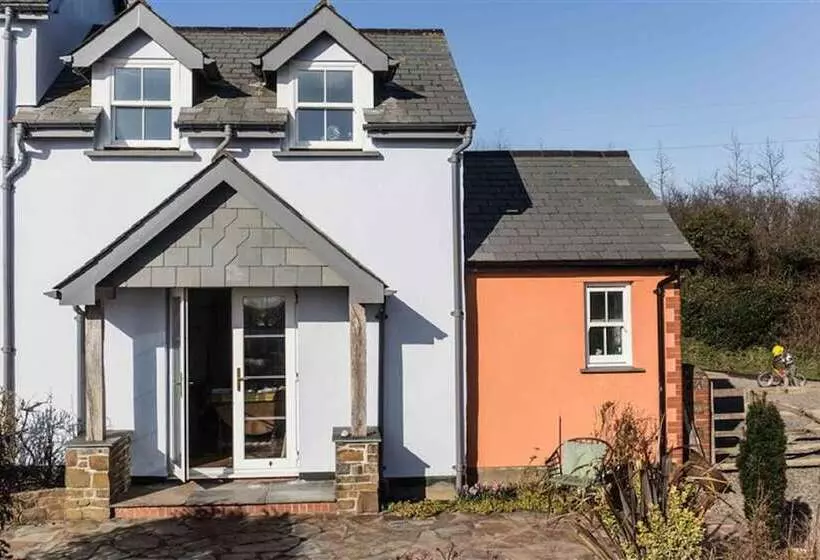 Cheristow Farm Cottages